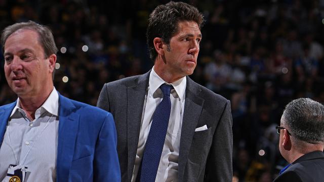 游戏规则模拟器-28号签在手 交易or自用？勇士这次会如何选择？